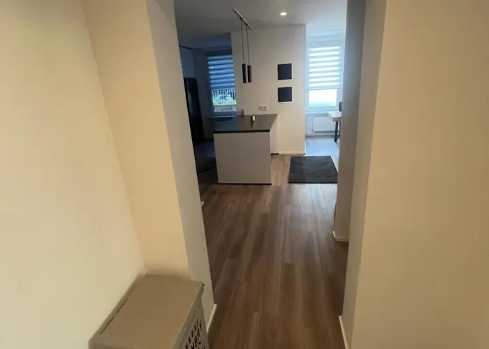 Appartamento Trier-ferienwohnung Mit 2 Schlafzimmern, 2 Baeder, Moderne Kueche, 2 Badezimmer, Laube- Zentral In